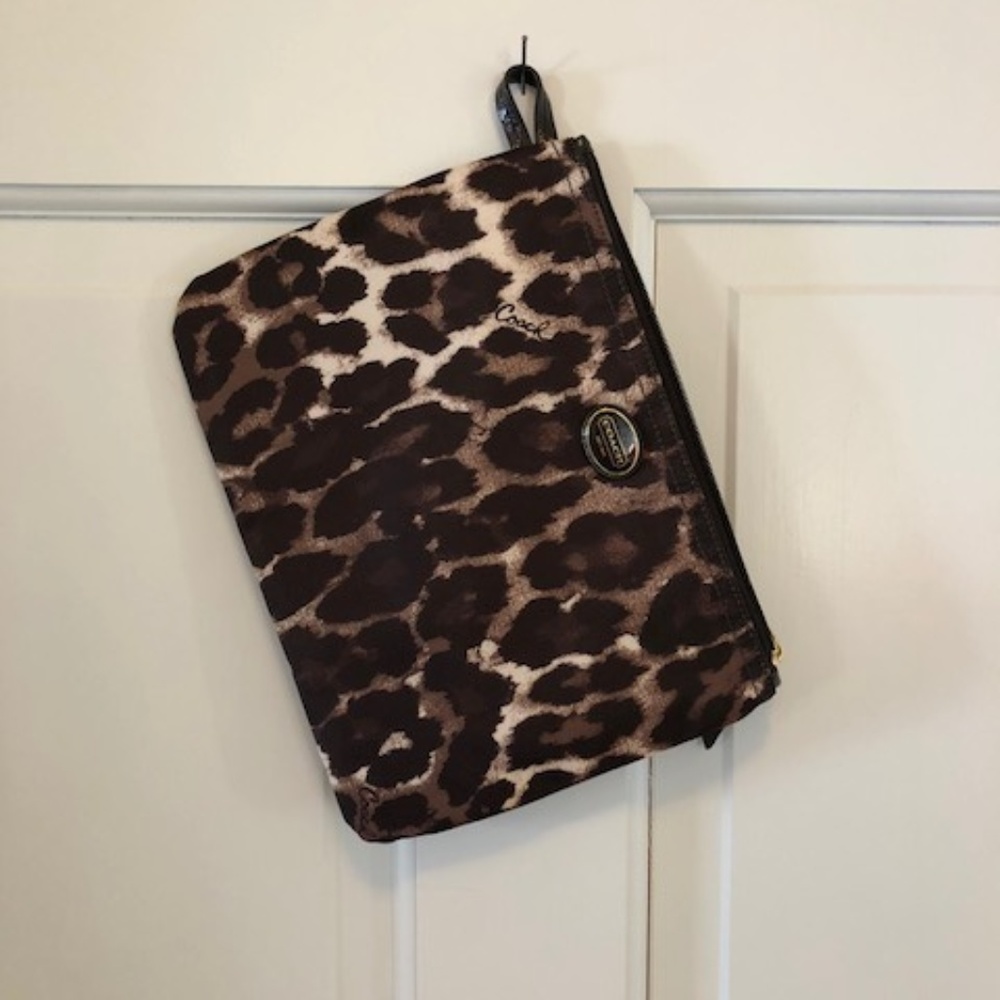 Coach toiletry bag - Picture 1 of 1